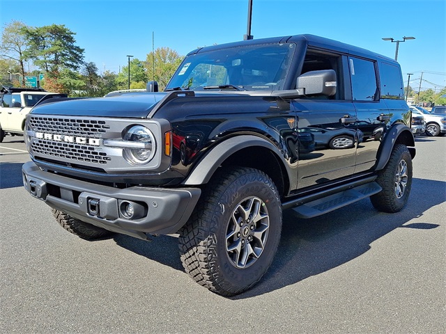 2025 Ford Bronco Badlands photo 2
