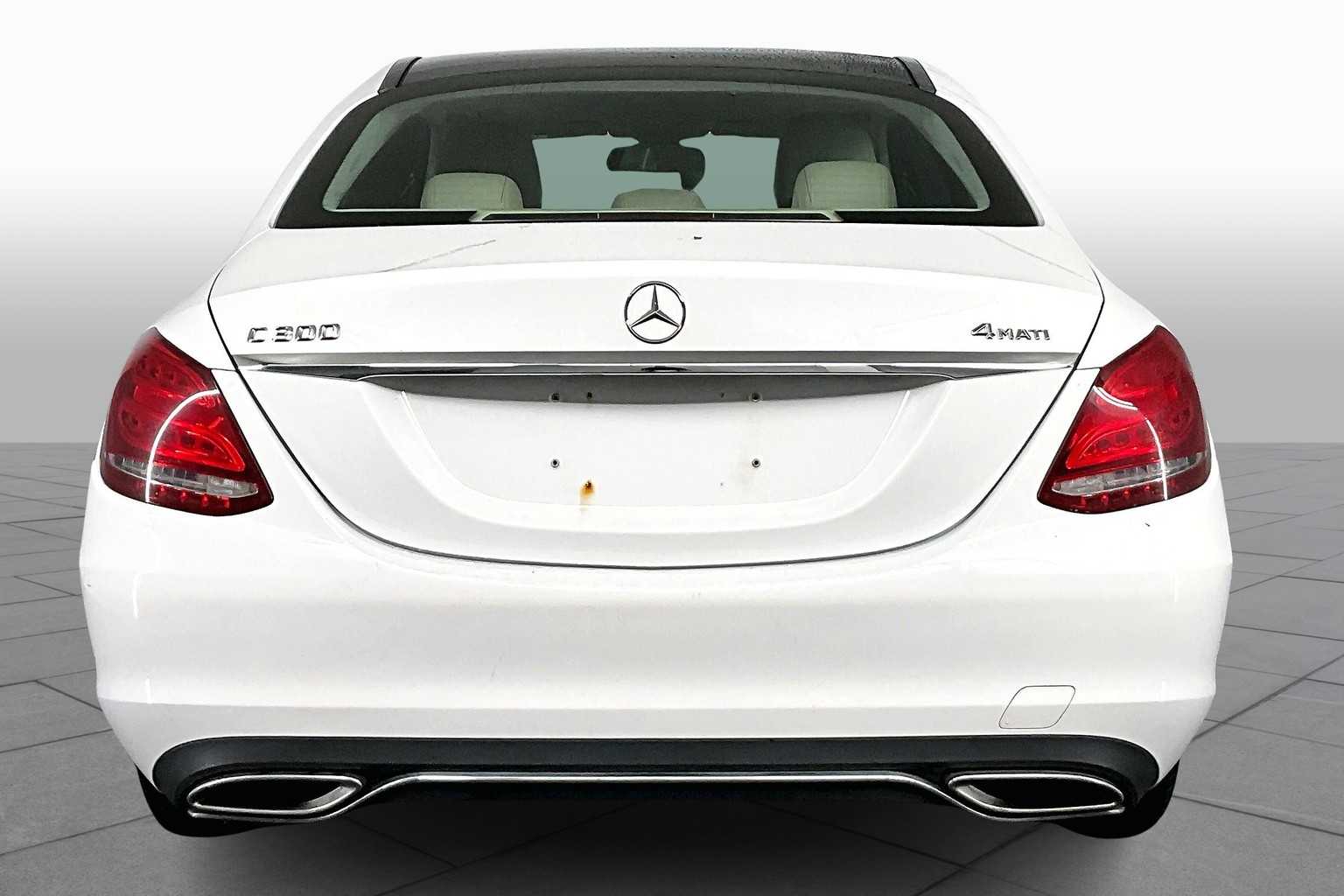 2015 Mercedes Benz C 300 4MATIC photo 4