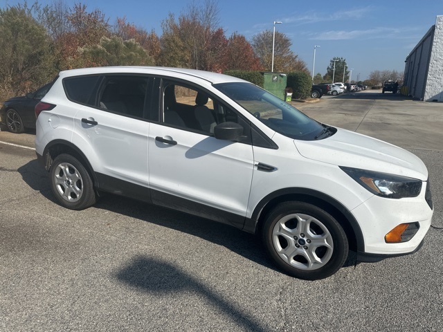2019 Ford Escape S photo 3