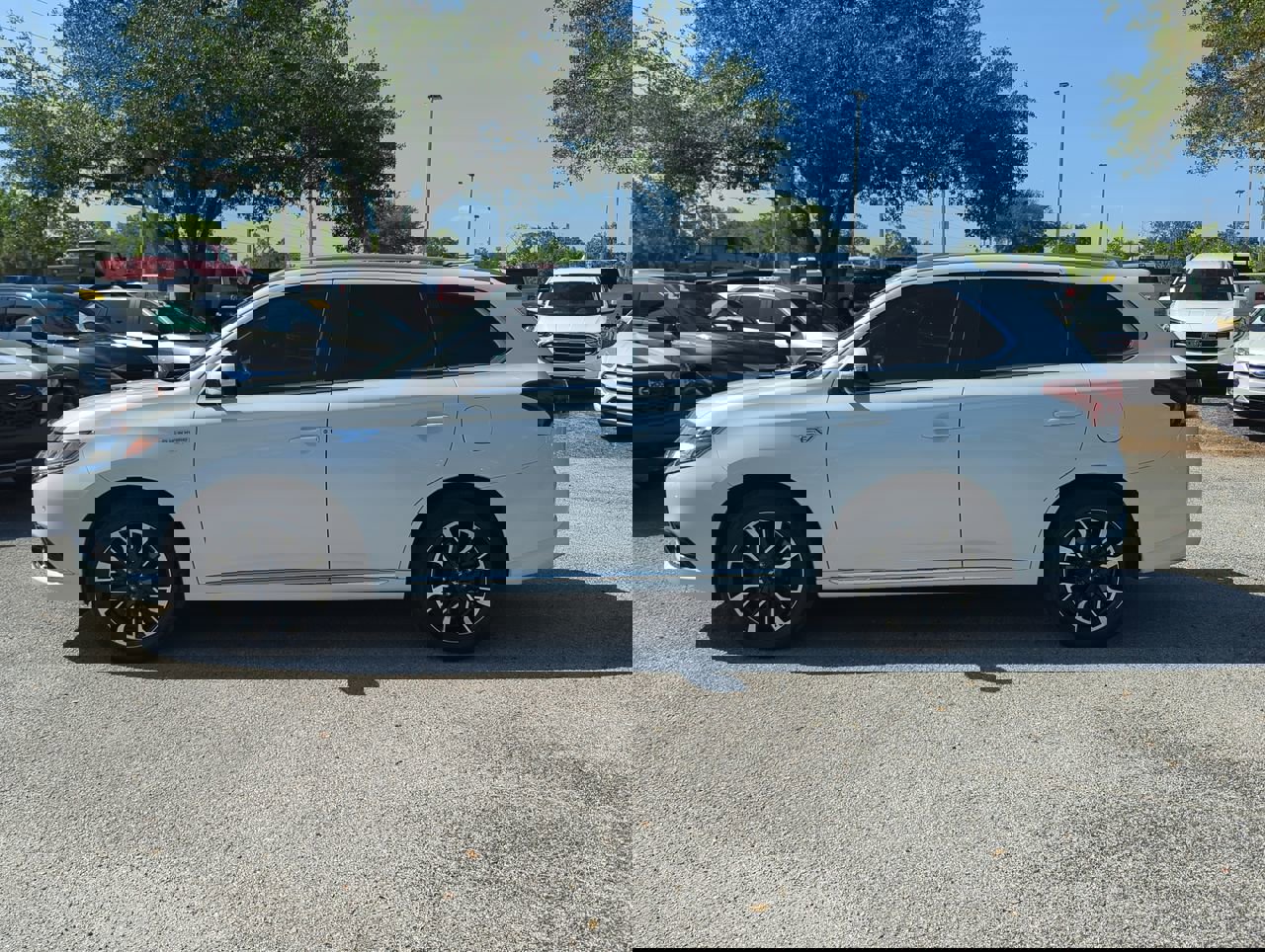 2018 Mitsubishi Outlander PHEV GT S-AWC photo 4