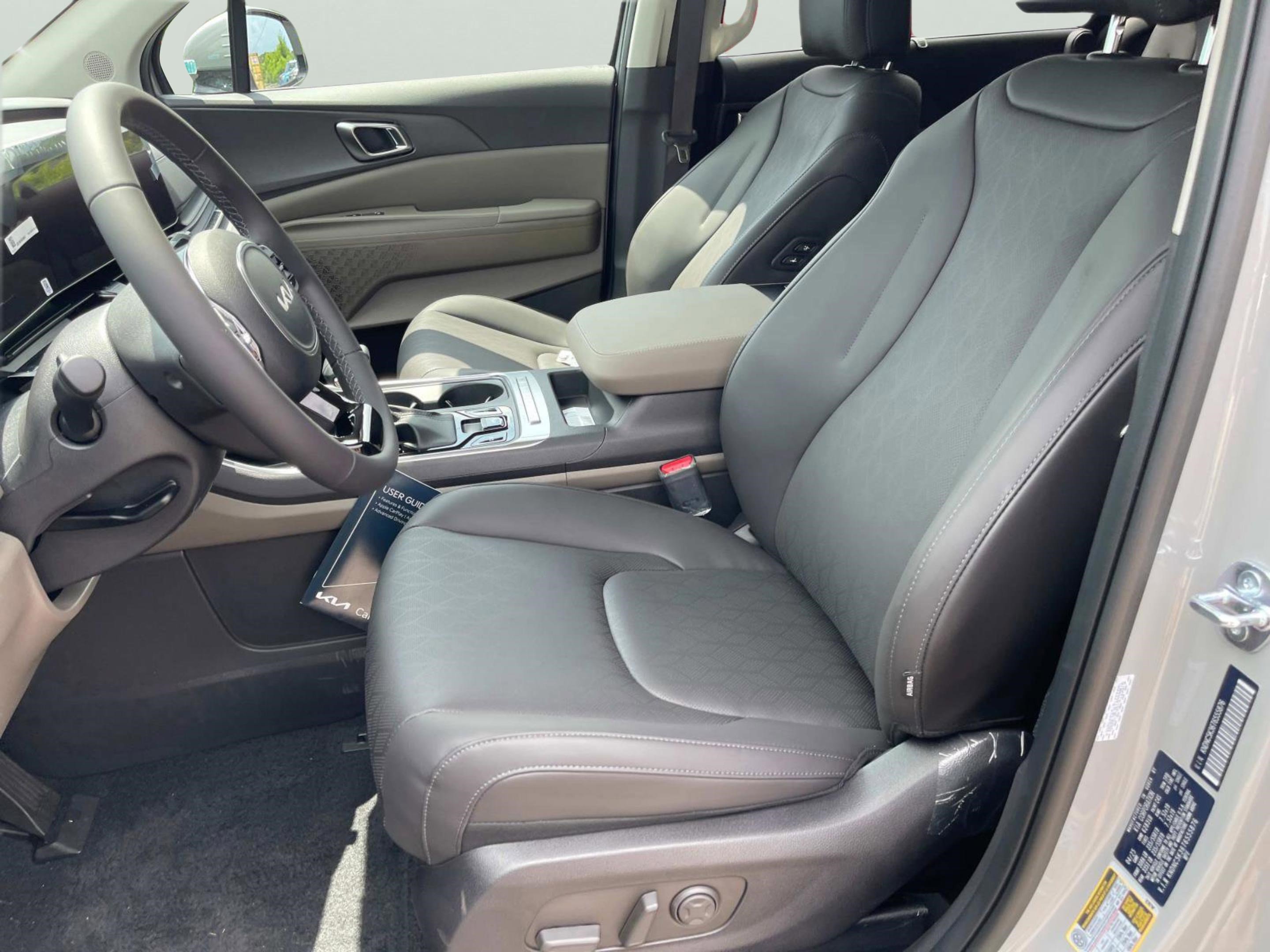 2026 Kia Carnival EX photo 15
