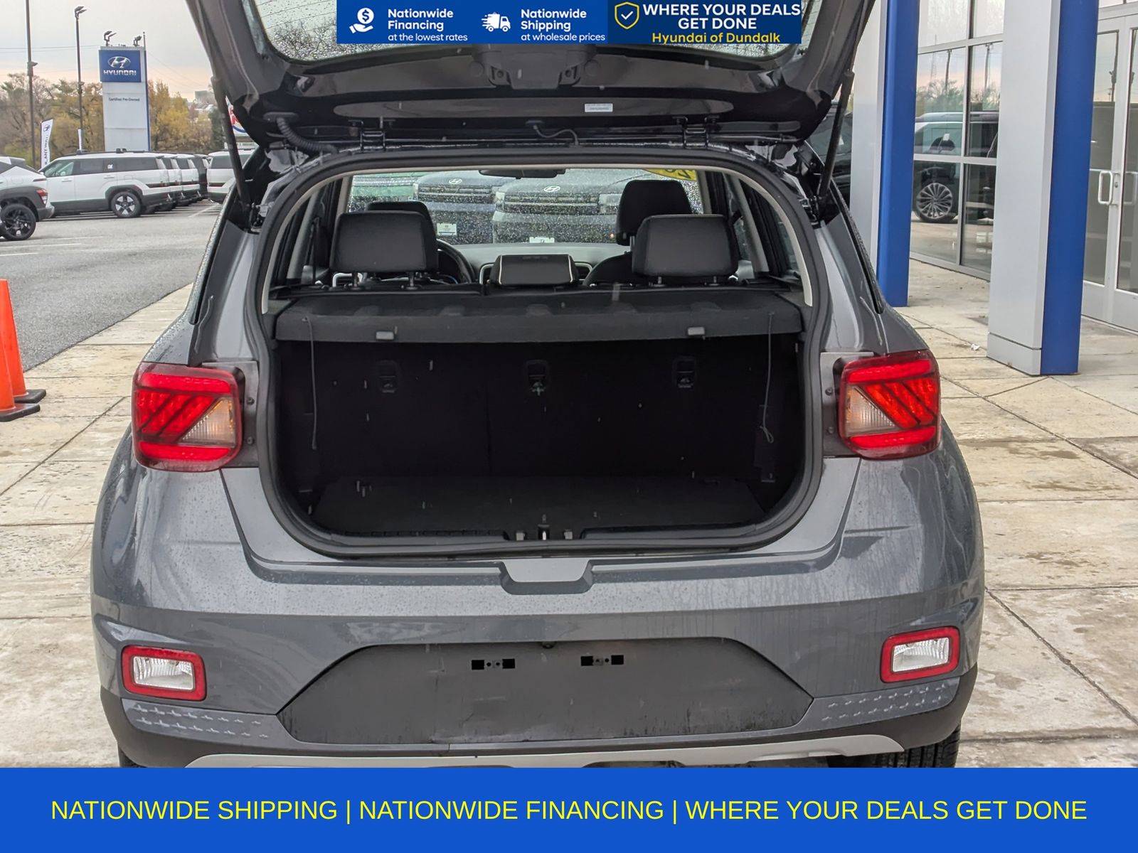 2025 Hyundai Venue Limited photo 3