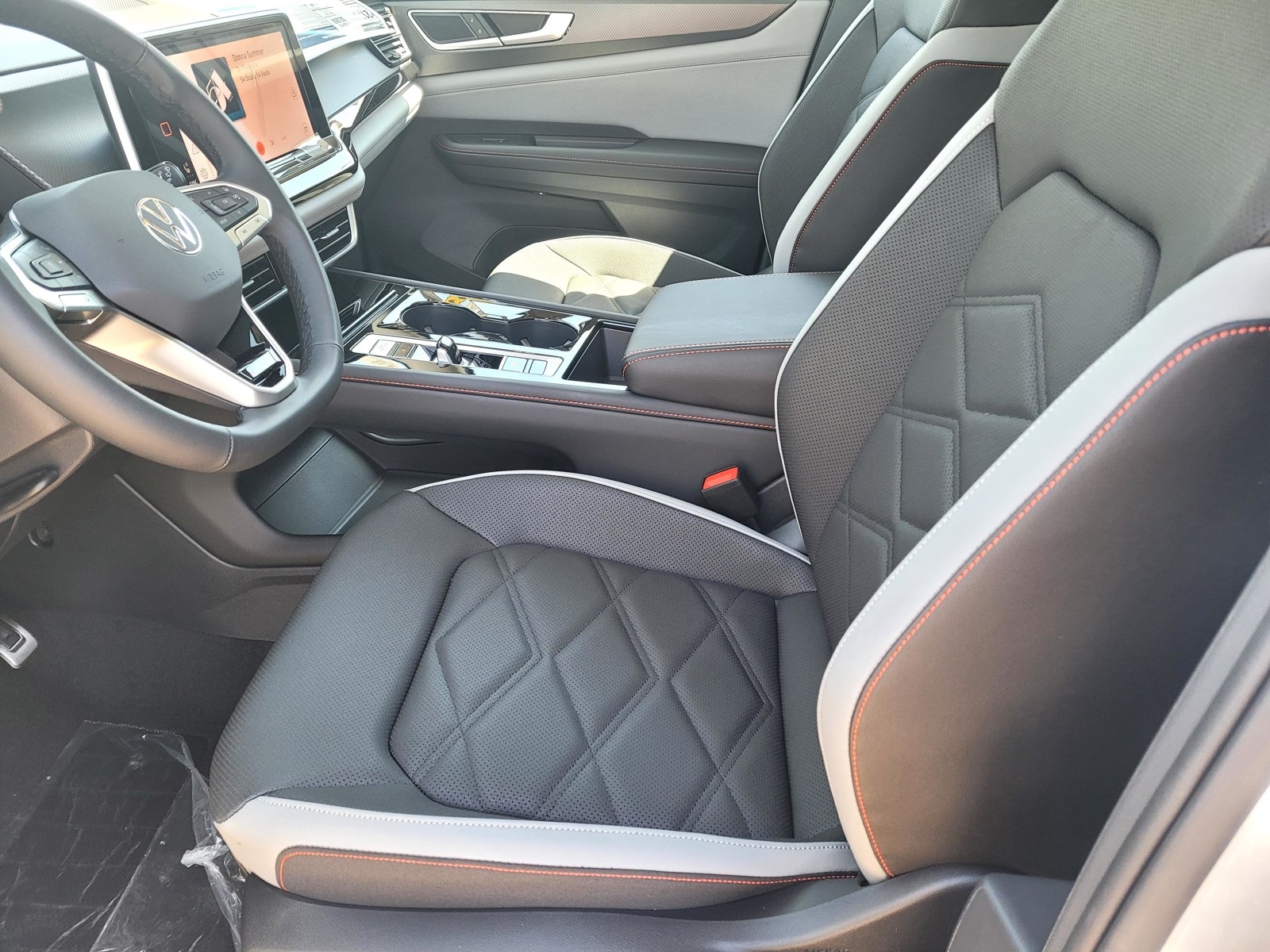 2026 Volkswagen Atlas Peak Edition SE photo 9