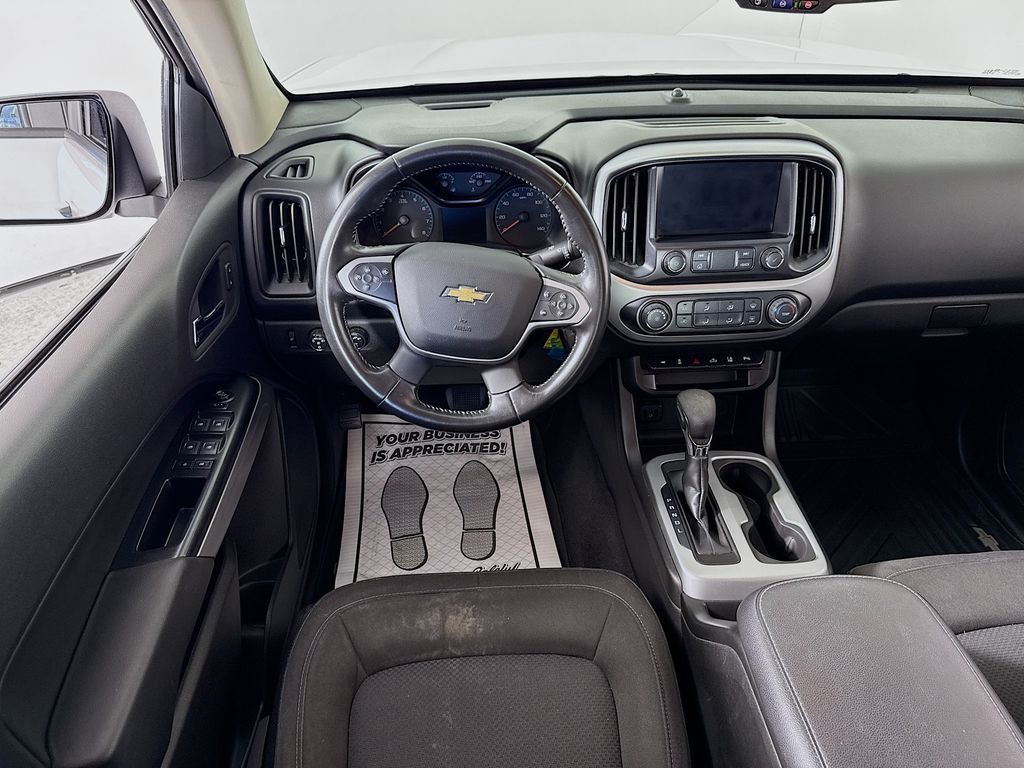2022 Chevrolet Colorado LT photo 3