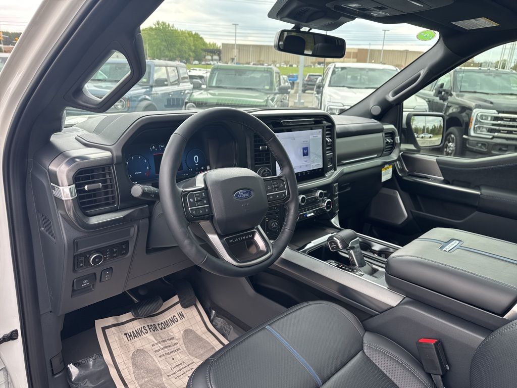 2025 Ford F-150 Platinum photo 14