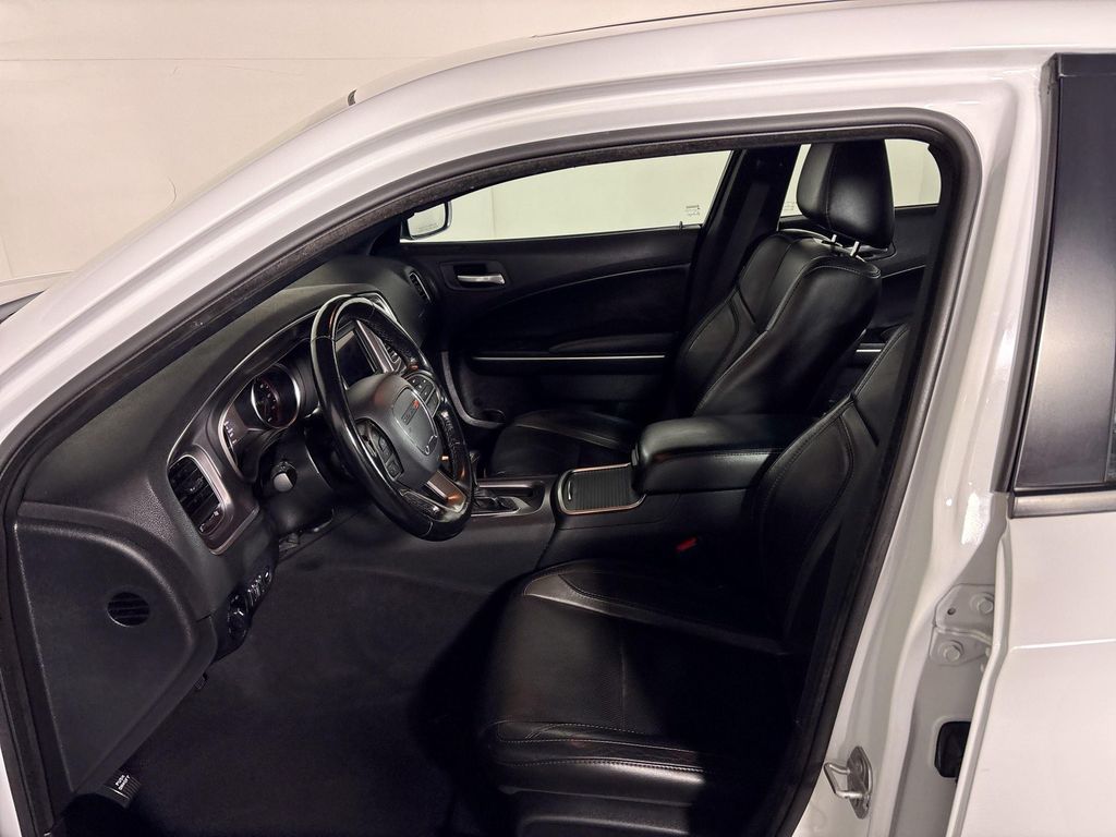 2021 Dodge Charger SXT photo 10