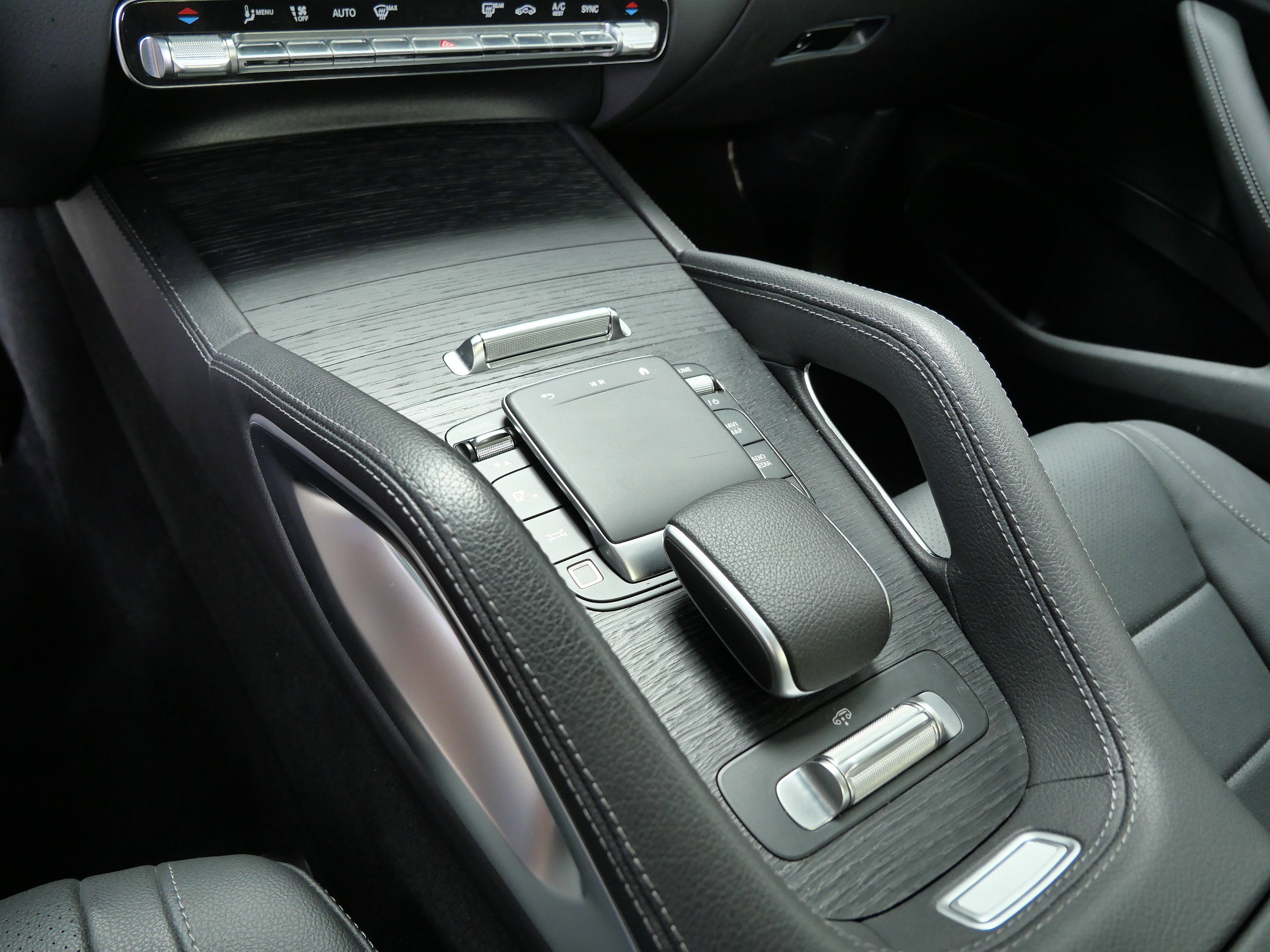 2025 Mercedes Benz GLS 450 4MATIC photo 21