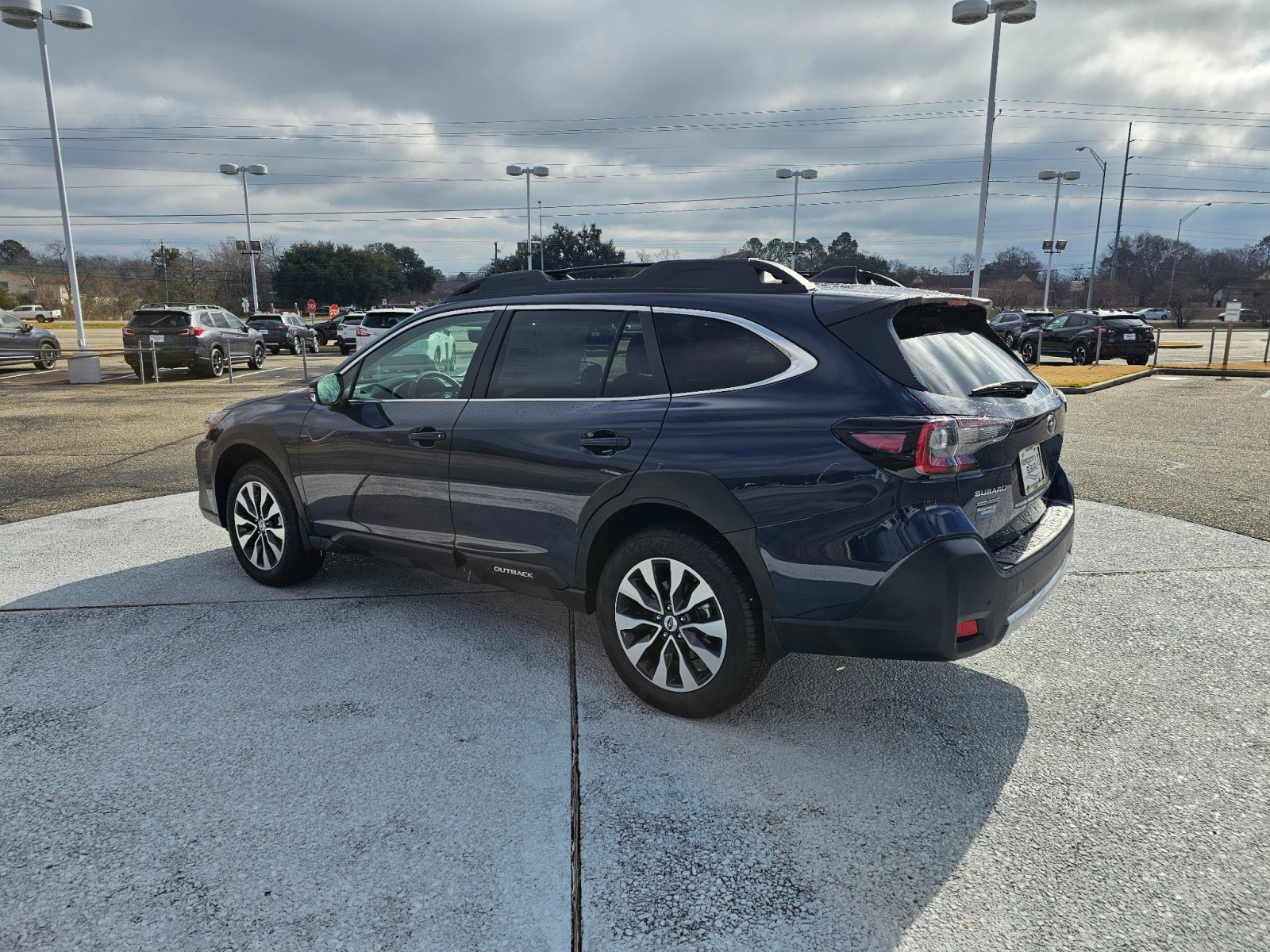 2025 Subaru Outback Limited photo 3