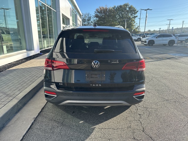 2023 Volkswagen Taos SE photo 4