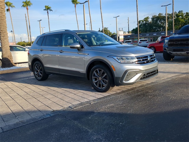 2022 Volkswagen Tiguan SE photo 2