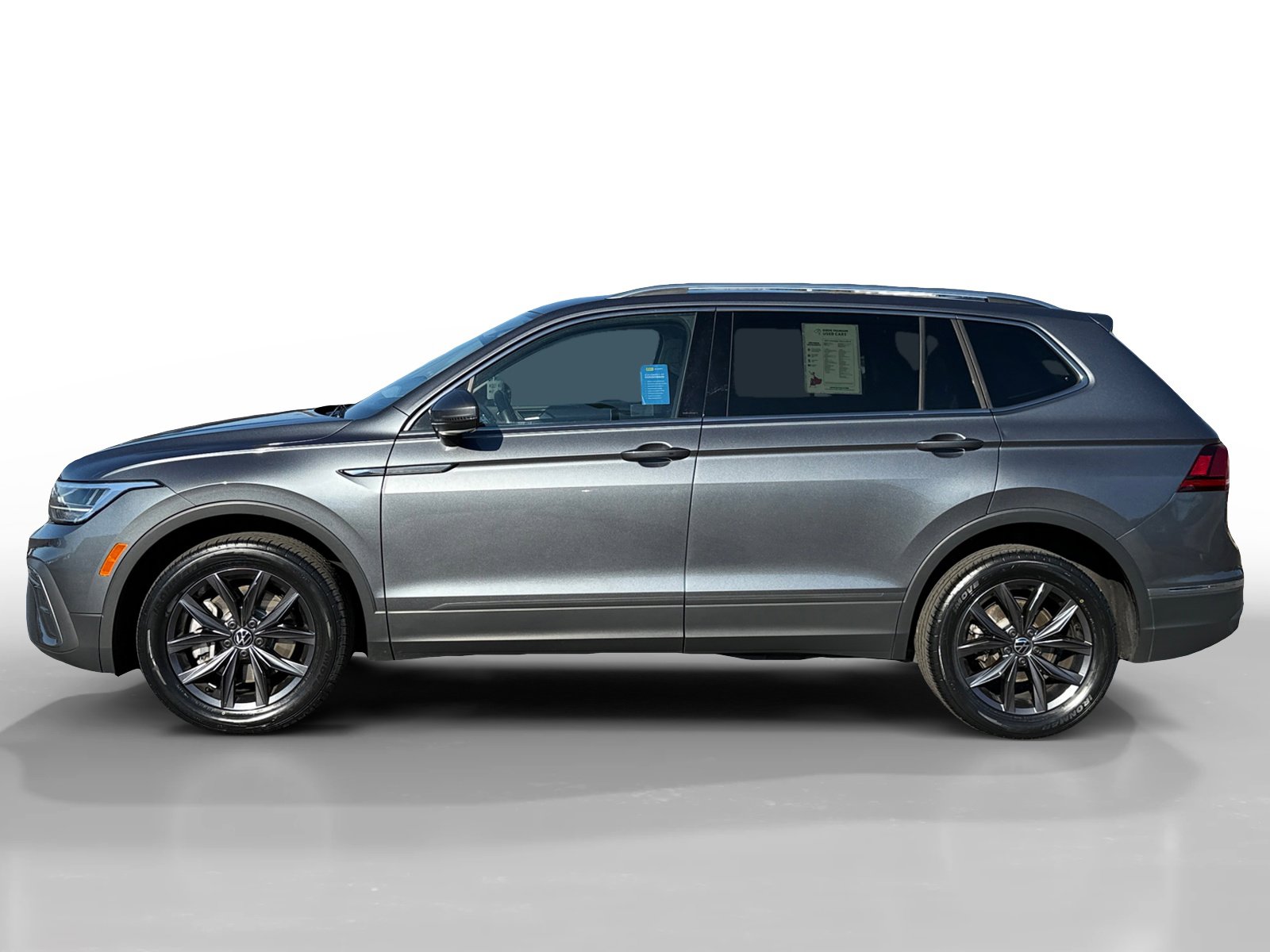 2022 Volkswagen Tiguan SE photo 2