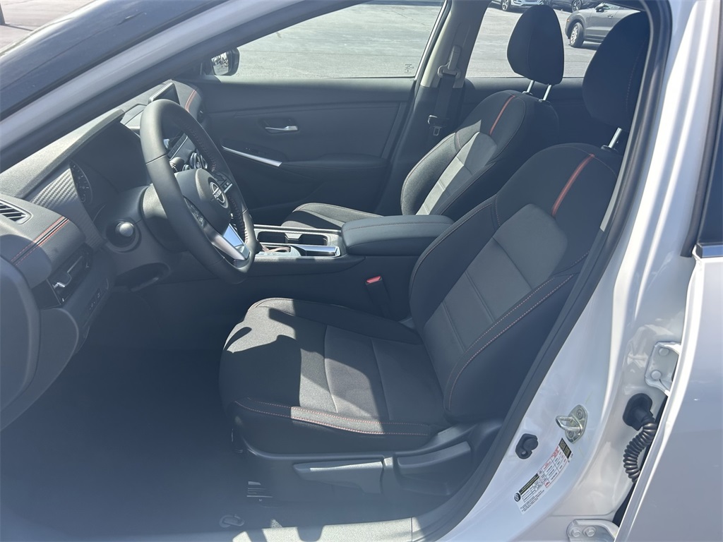 2025 Nissan Sentra SR photo 12