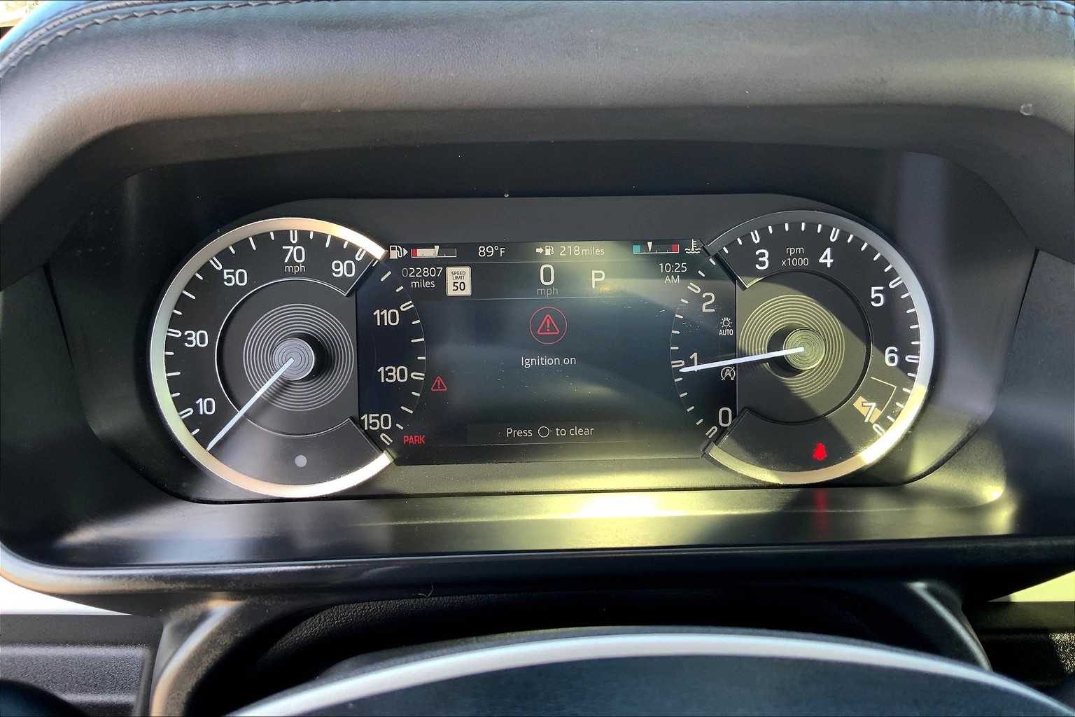 2023 Land Rover Defender SE photo 23