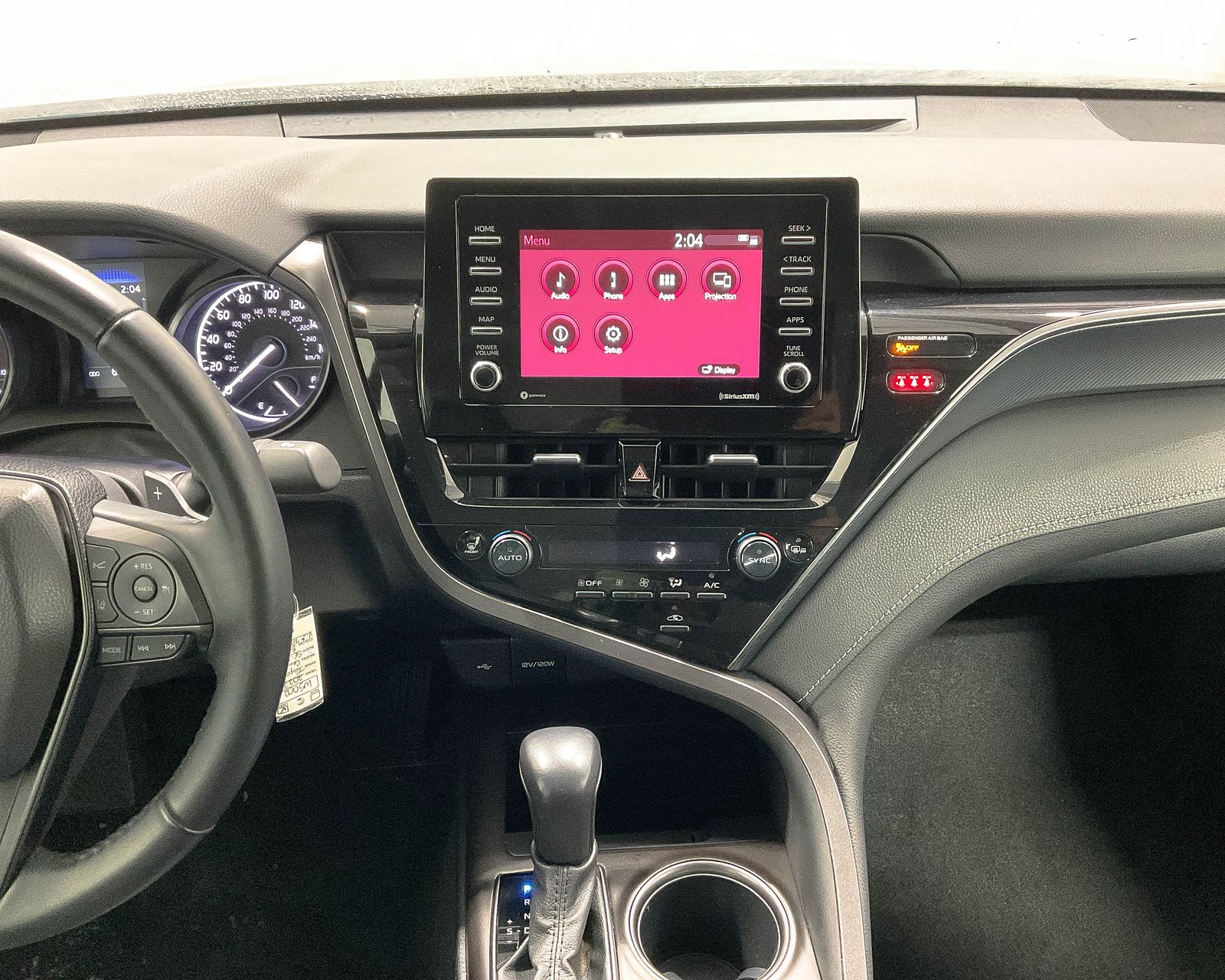 2022 Toyota Camry SE photo 13