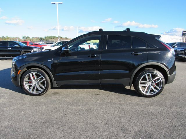 2021 Cadillac XT4 Sport photo 2