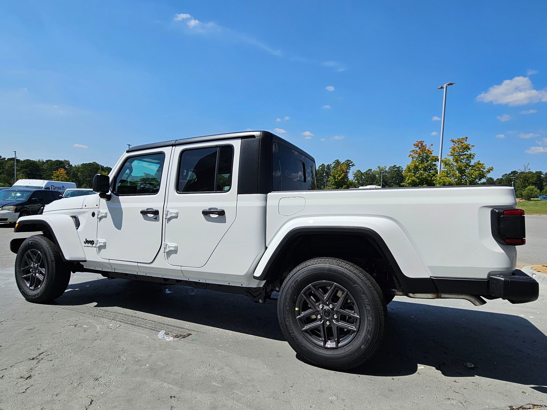 2025 Jeep Gladiator Sport S photo 5