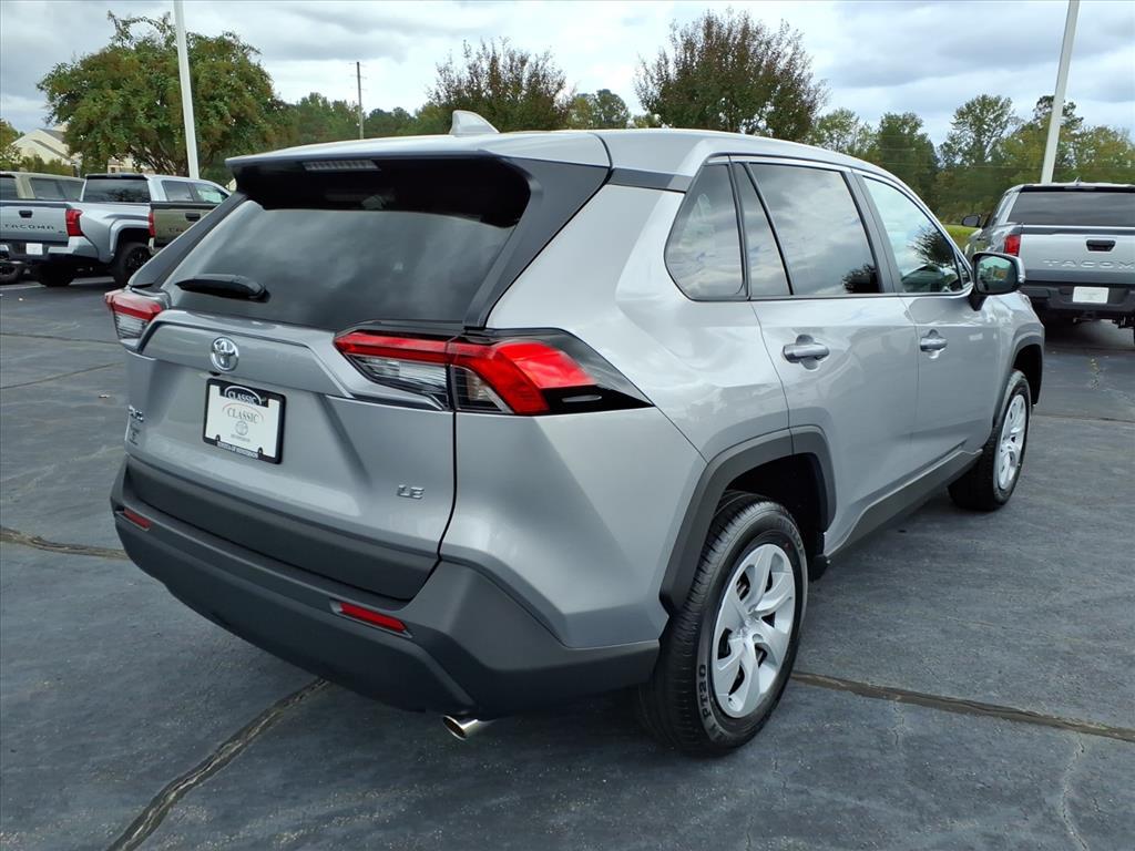 2025 Toyota RAV4 LE photo 3