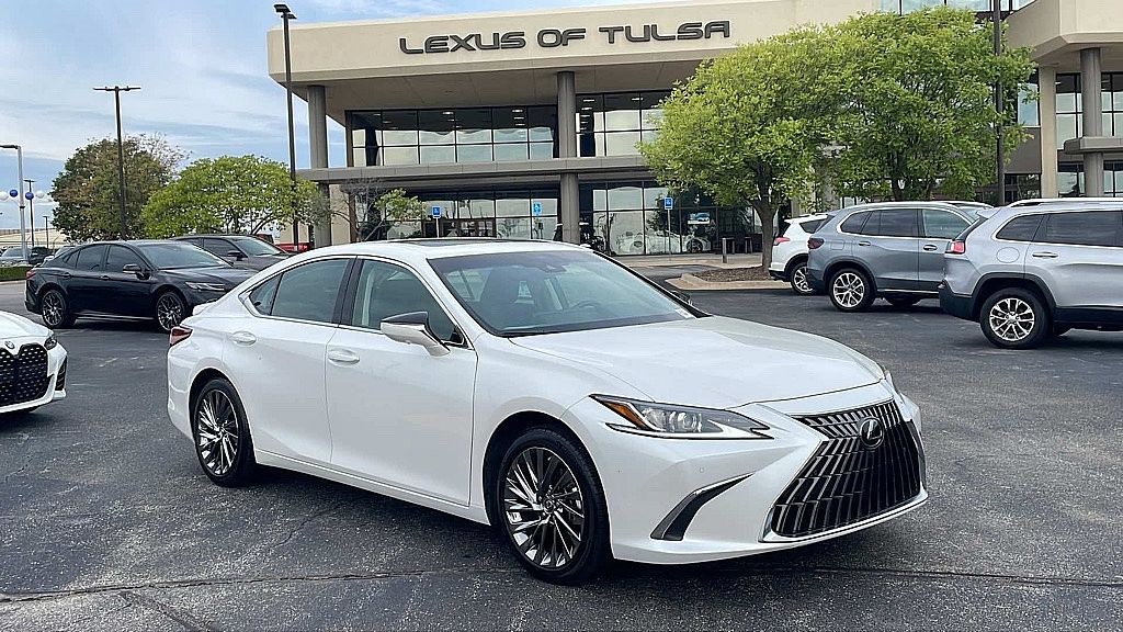 2024 Lexus ES 300h Luxury