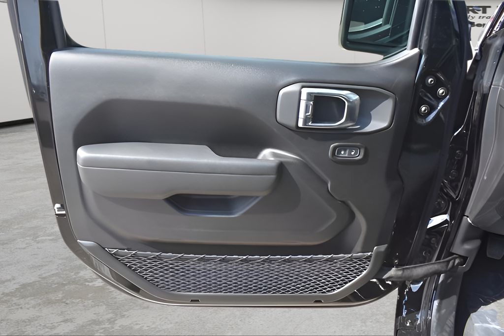 2025 Jeep Wrangler Sport photo 10