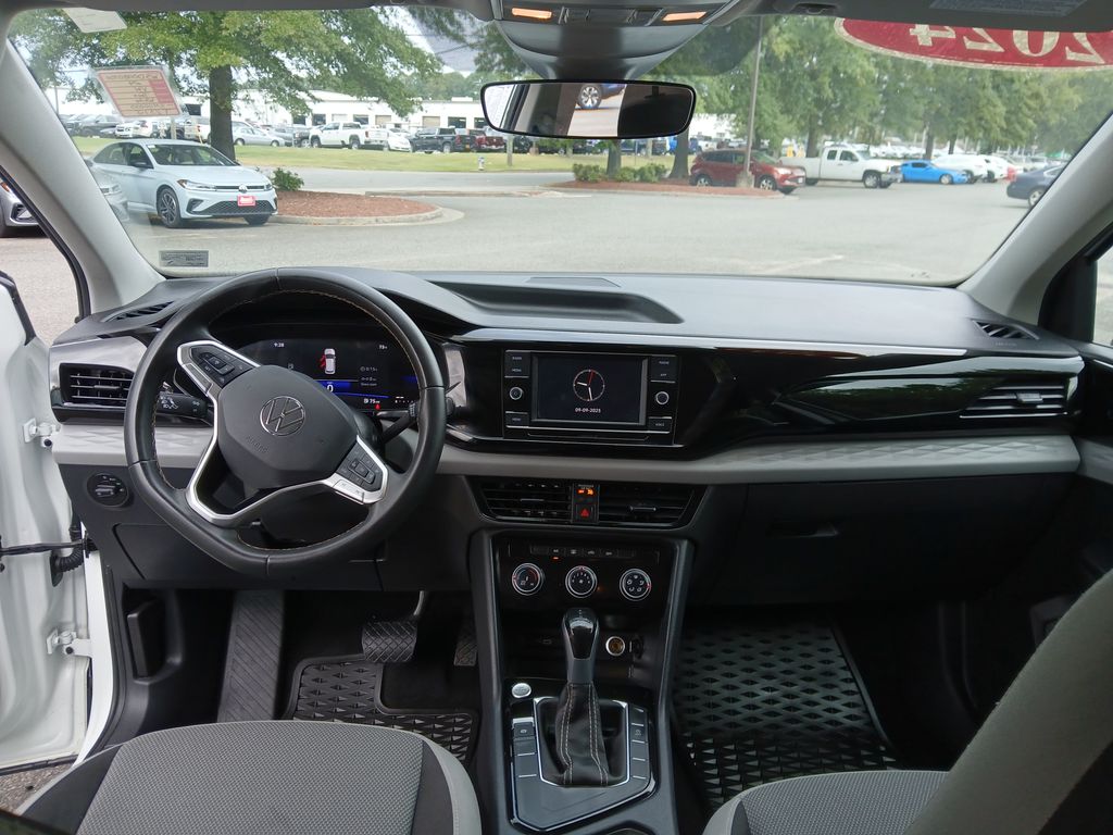 2024 Volkswagen Taos S photo 11
