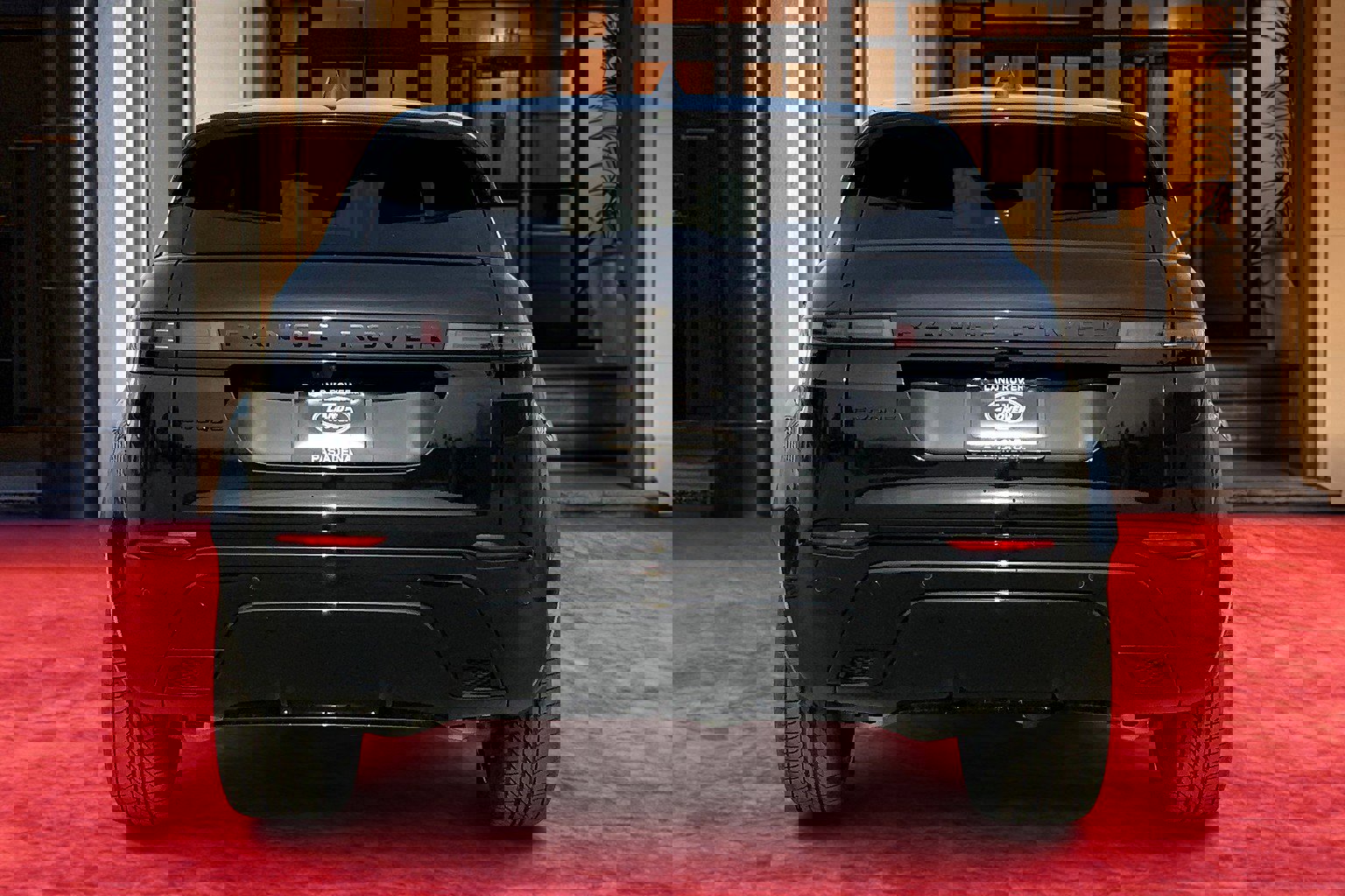 2026 Land Rover Range Rover Evoque Dynamic SE photo 2