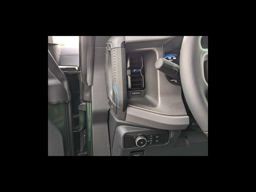 2024 Ford Bronco Black Diamond photo 10