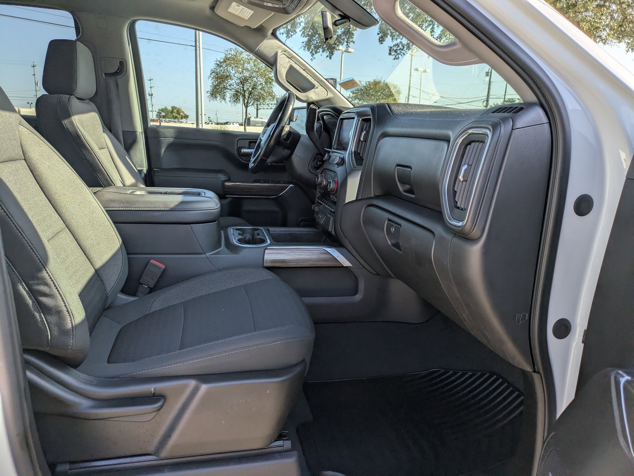 2020 Chevrolet Silverado 1500 RST photo 26