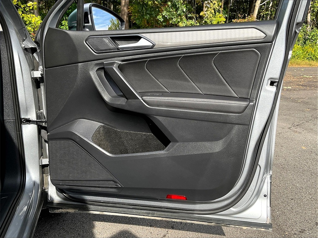 2024 Volkswagen Tiguan SE Wolfsburg Edition photo 24