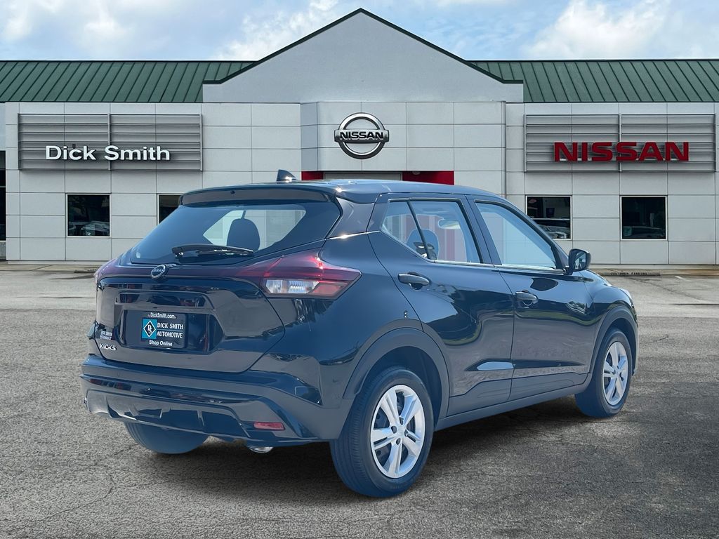2025 Nissan Kicks Play S photo 4