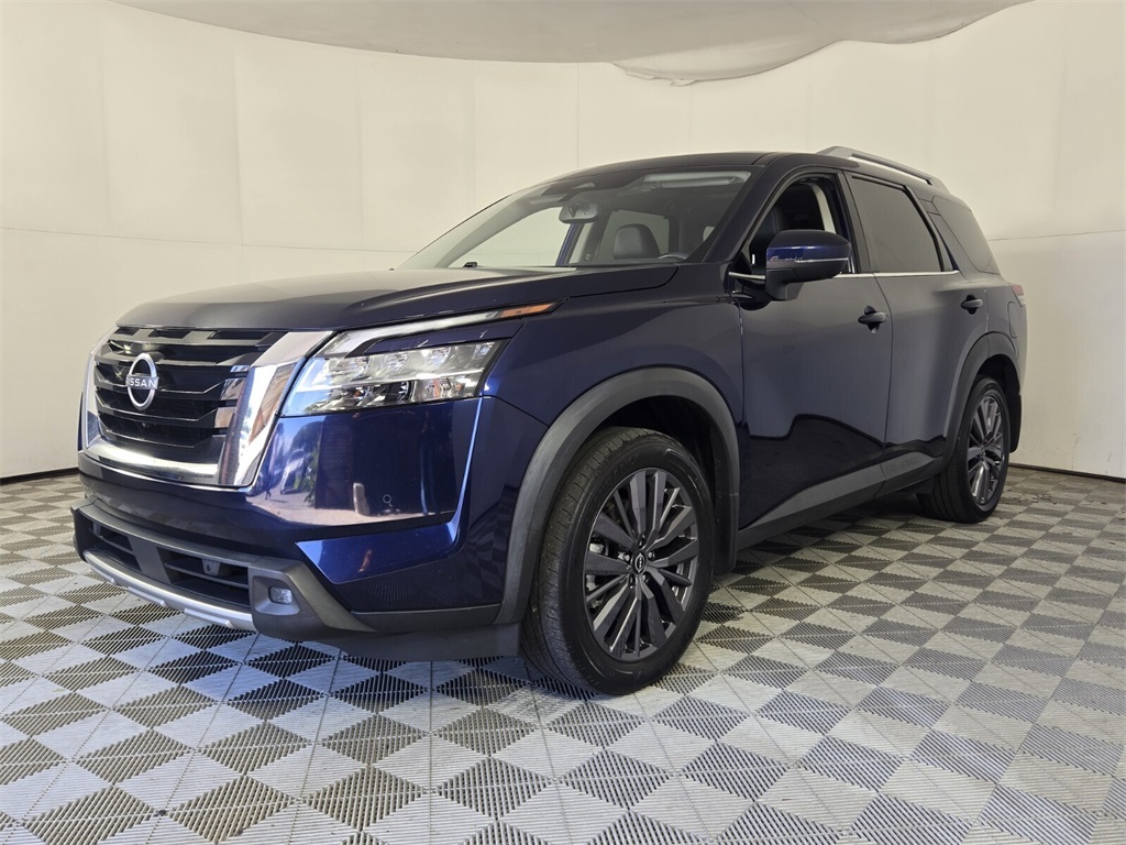 2022 Nissan Pathfinder SL photo 3