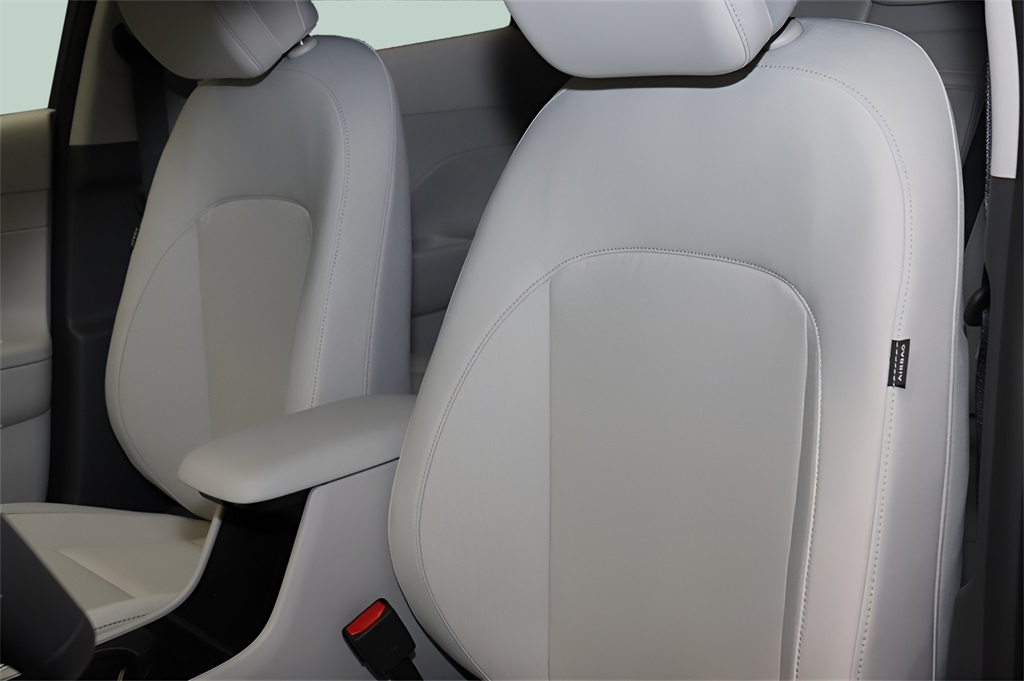 2025 Hyundai Kona SEL photo 3