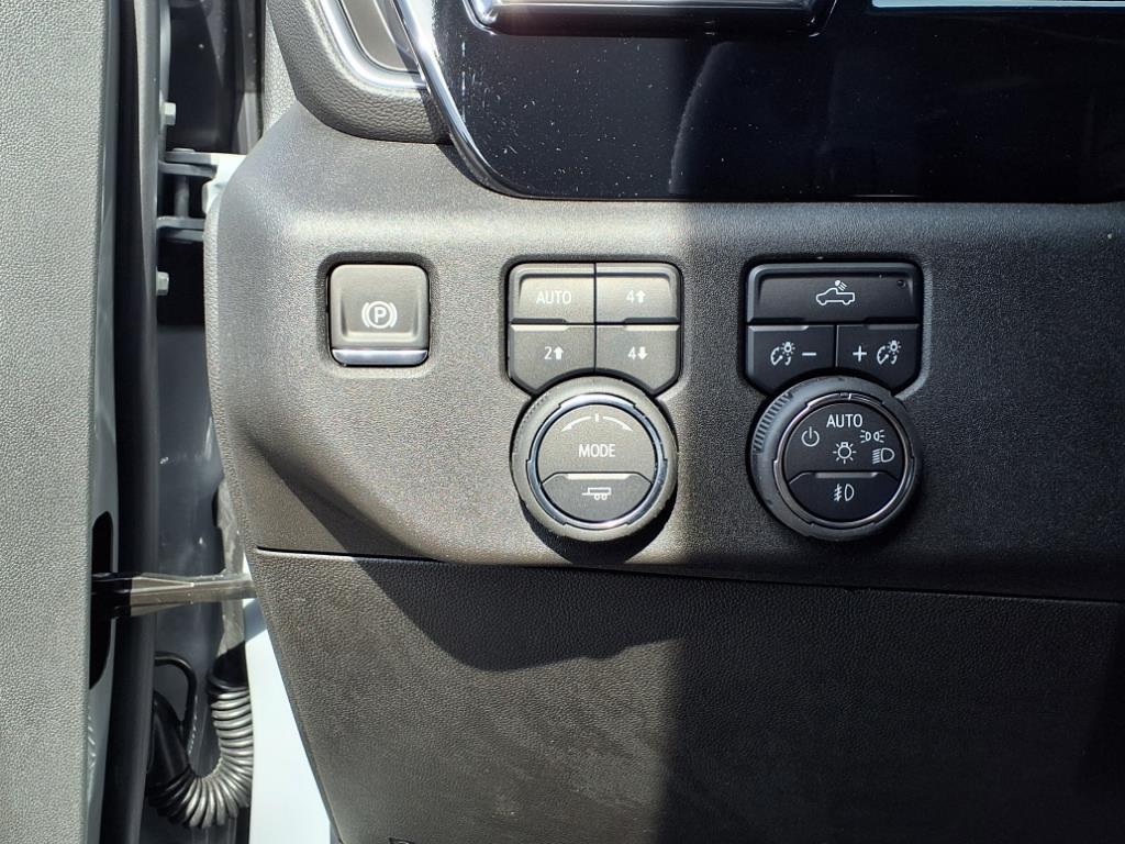 2025 Chevrolet Silverado 1500 RST photo 10
