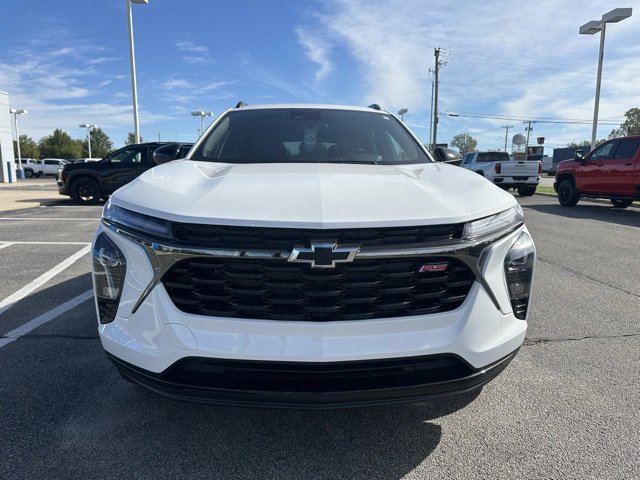 2025 Chevrolet Trax photo 2