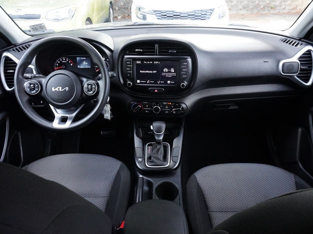 2022 Kia Soul LX photo 36