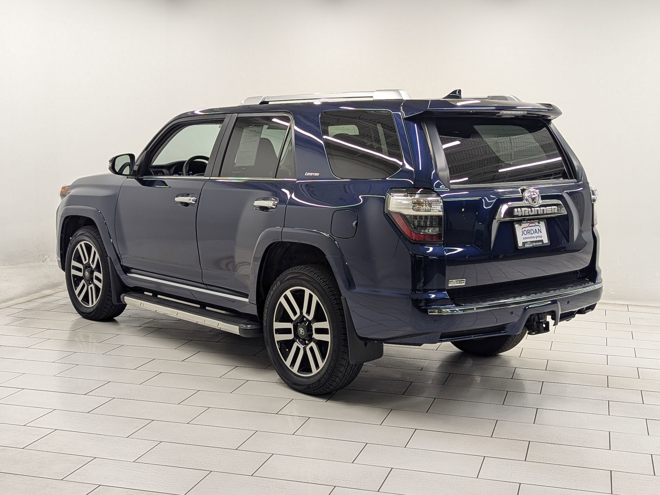 2022 Toyota 4Runner Limited photo 2