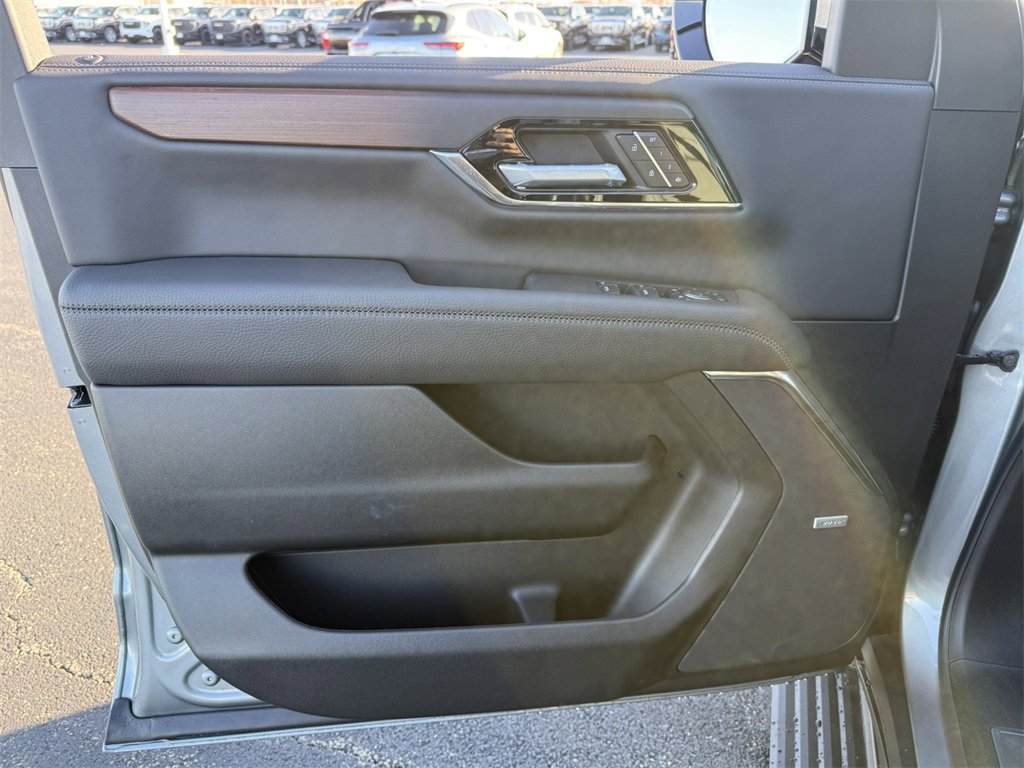 2026 GMC YUKON XL - Image 13