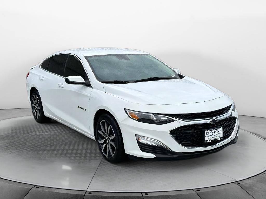 Used 2024 Summit White Chevrolet RS image 1
