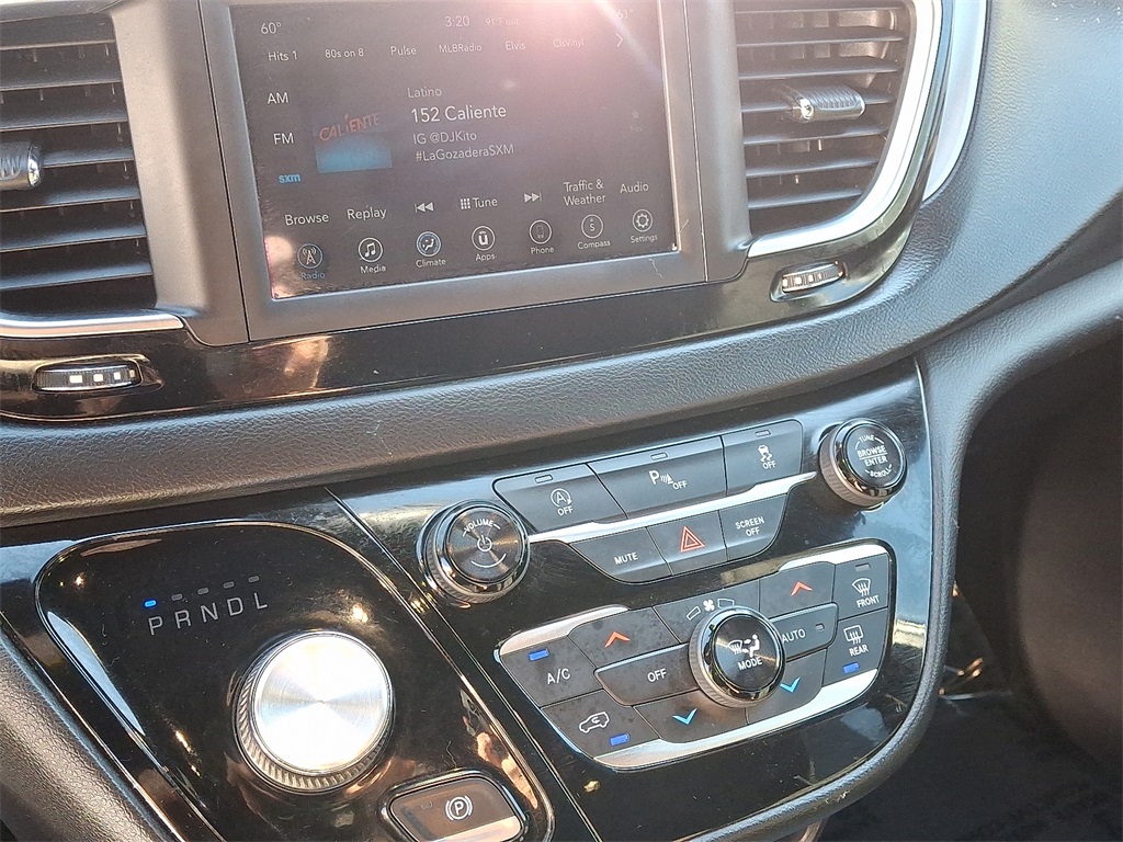 2018 Chrysler Pacifica Touring Plus photo 23