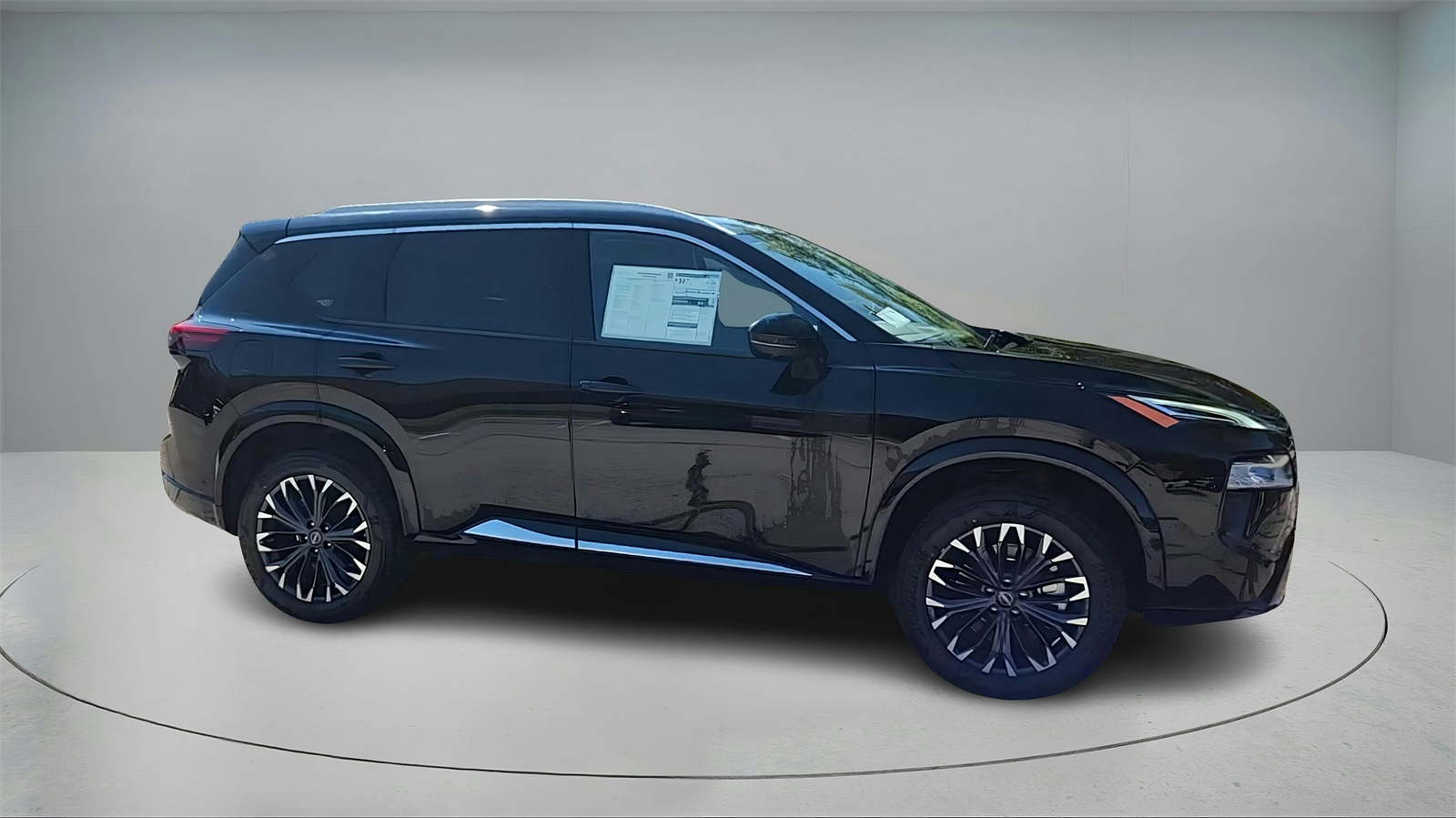 2025 Nissan Rogue Platinum photo 2