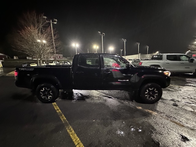 2021 Toyota Tacoma TRD Off-Road photo 2