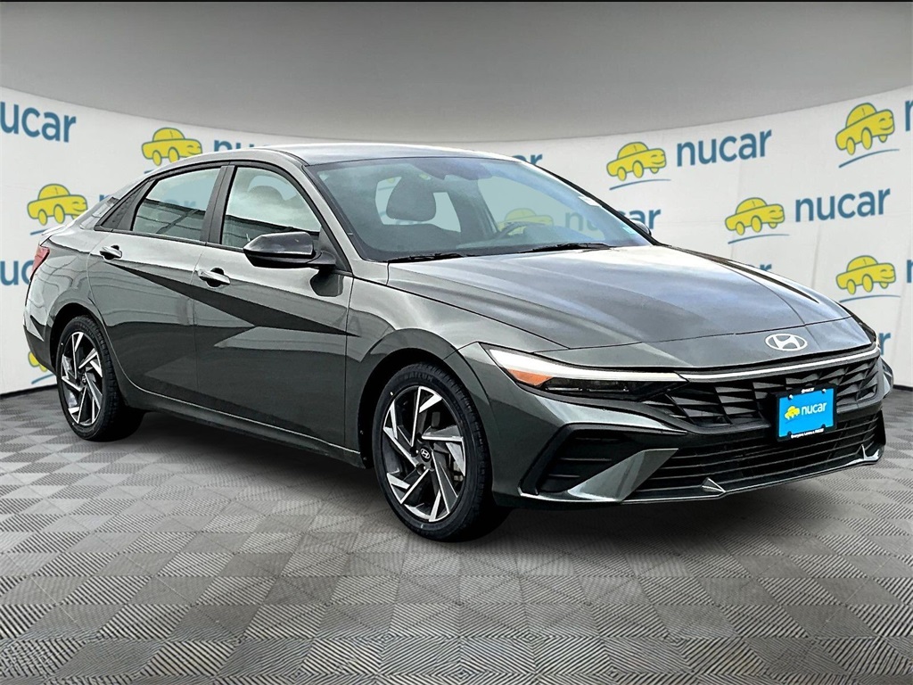 2025 Hyundai Elantra SEL's photo