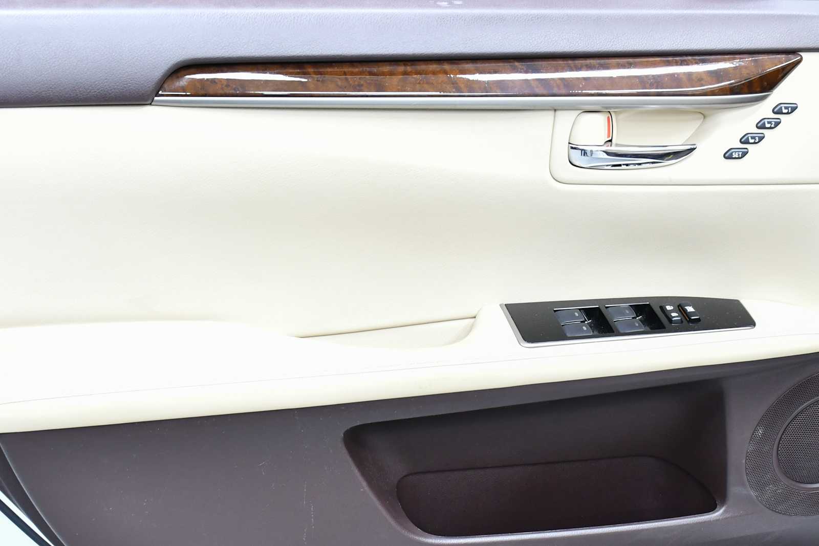 2017 Lexus ES 350 photo 11