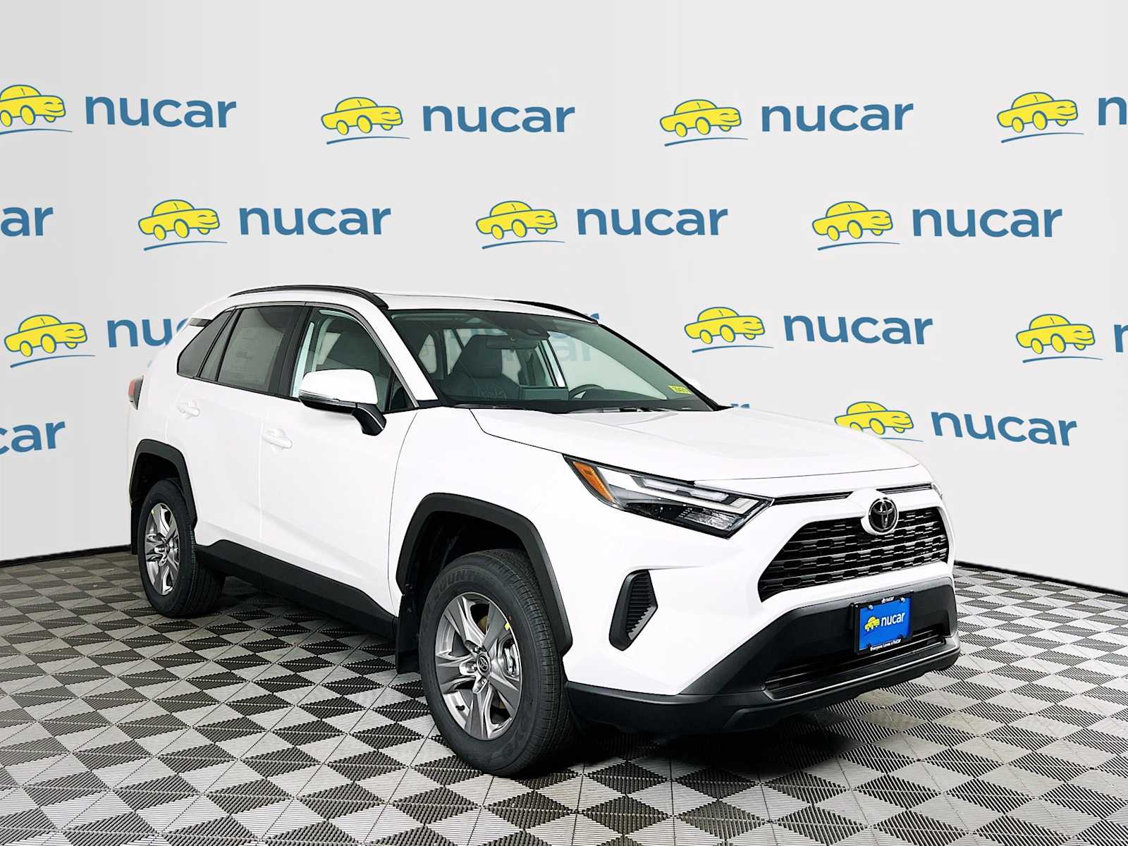 2025 Toyota RAV4 XLE's photo