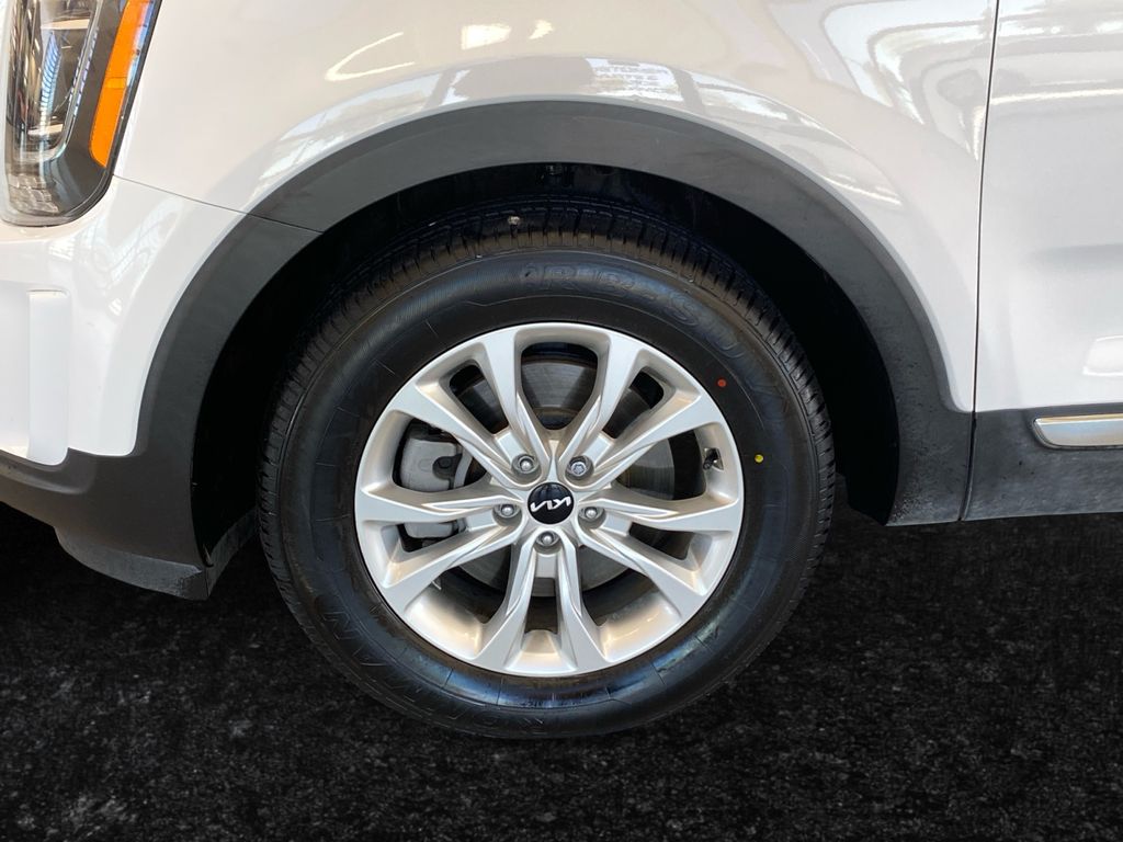 2022 Kia Telluride LX photo 20