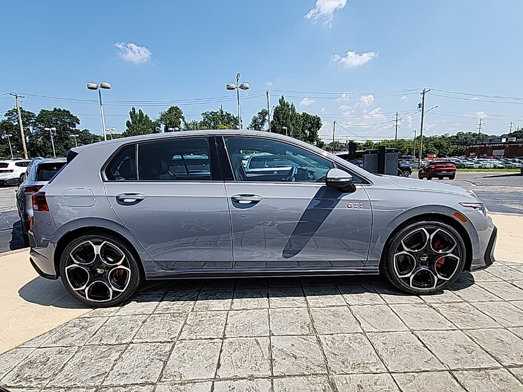 2025 Volkswagen Golf GTI Autobahn photo 4