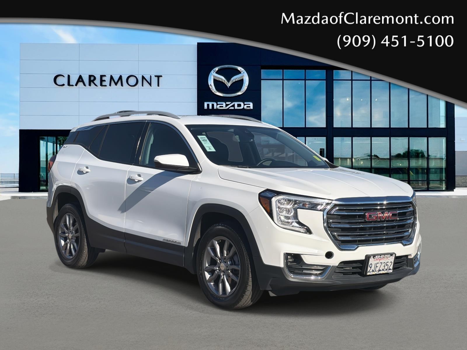 2024 GMC Terrain SLT's photo