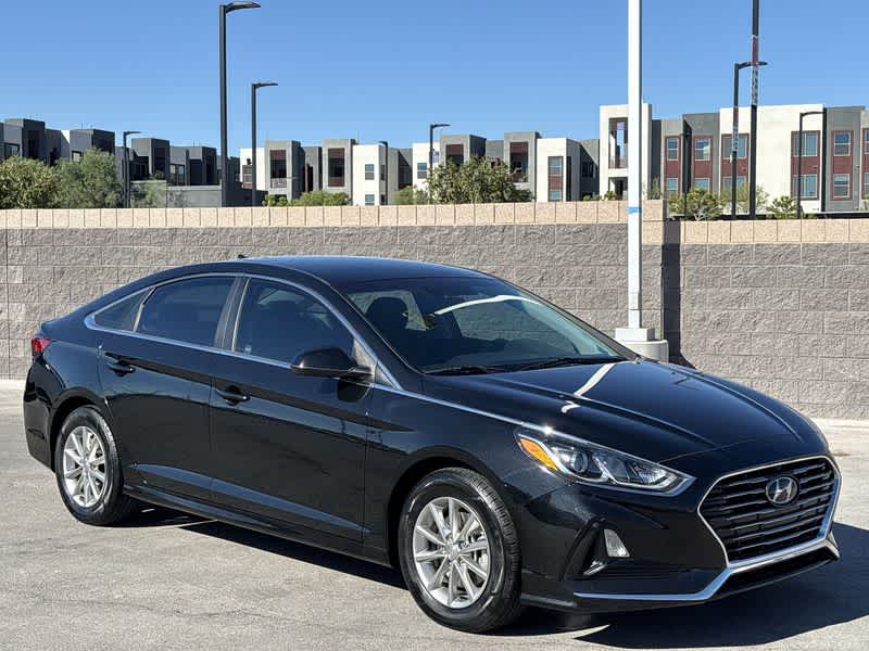2018 Hyundai Sonata SE photo 2