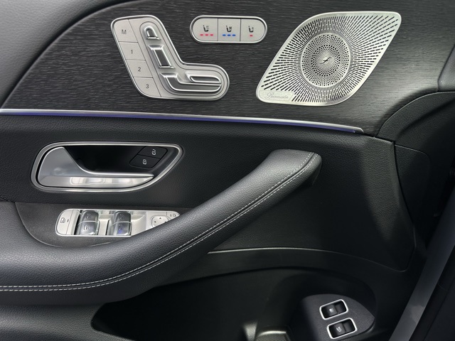 2025 Mercedes Benz GLE 450e photo 13