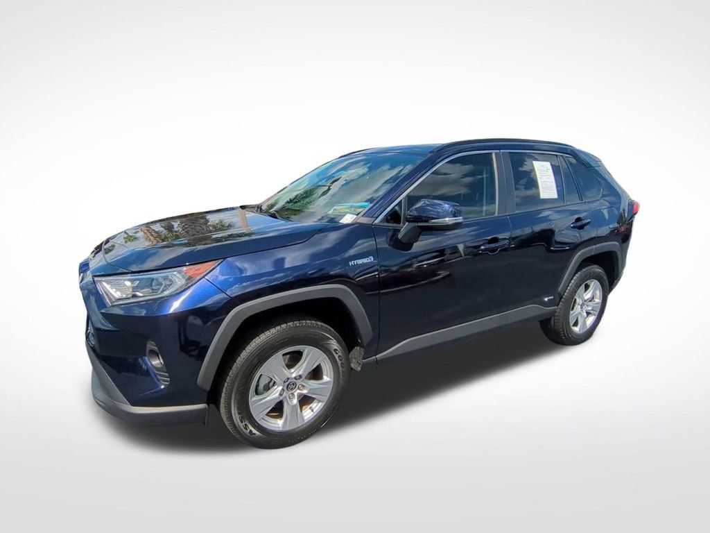 2021 Toyota RAV4 Hybrid XLE photo 3