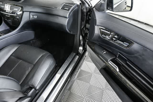 2010 Mercedes Benz CL 550 4MATIC photo 23